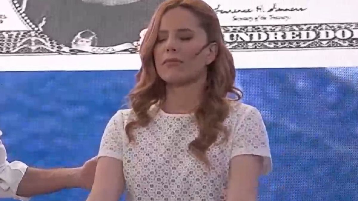 Agustina Kämpfer meditó en televisión para que baje el dólar: Ommmm