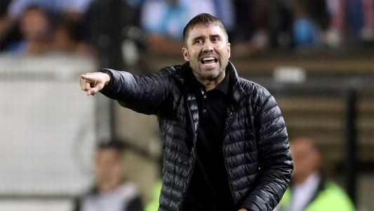 Chacho se queda: Racing desmintió la partida de Coudet a Brasil