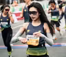 Conmoción en una maratón: una influencer de 25 años se desplomó a 500 metros de la meta y falleció