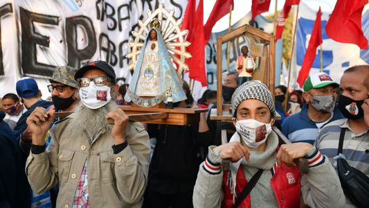 Diferencias en el Gobierno por el Salario Básico Universal que reclama el kirchnerismo para los desocupados