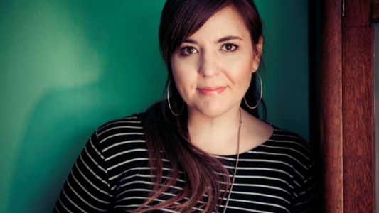 Guionista de tevé relató en un texto que fue víctima de violencia y su ex le respondió