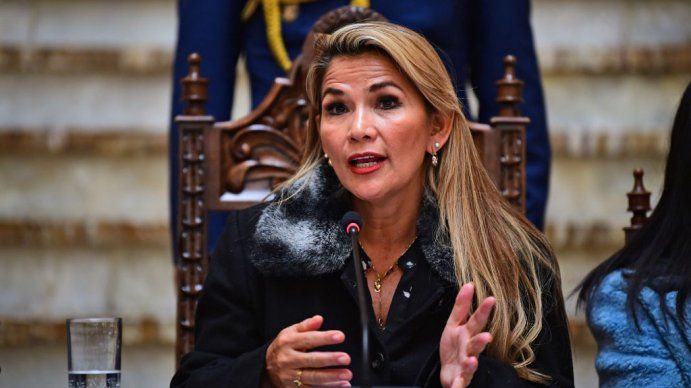 Bolivia: sigue la violencia social mientras Jeanine Áñez aún no define una fecha para la elección presidencial