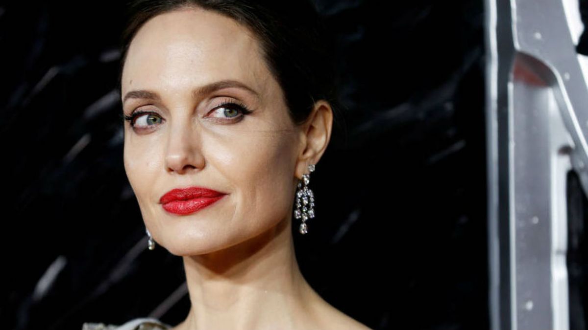 -Angelina Jolie-