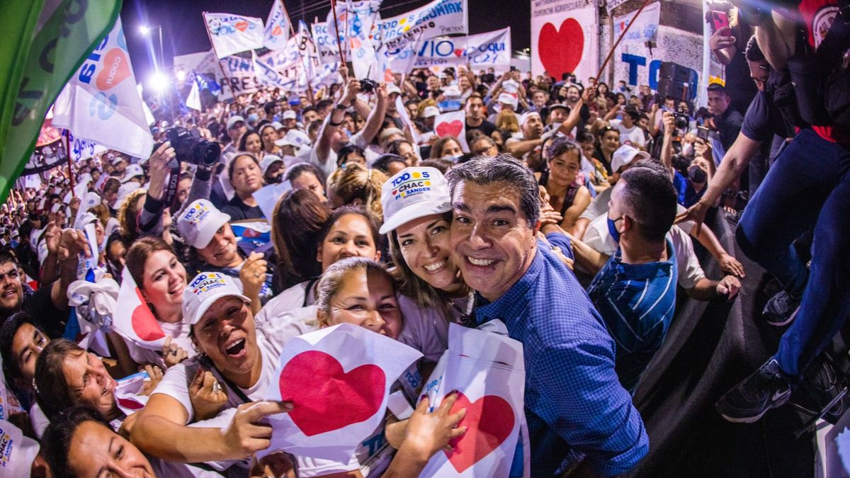 Capitanich parafraseó a Jesús en el cierre de campaña: Tenemos que ir a convertir a los que no están convertidos (Foto: Twitter Jorge Capitanich).