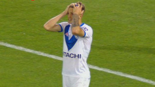 El insólito gol que se perdió Mainero en el triunfo de Vélez