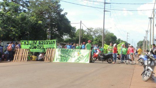 Tarifas: la oposición hizo sentir la marcha de las antorchas en el interior del país