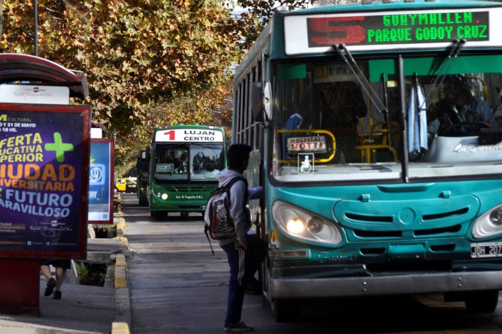 Agosto llega con aumentos: subirán las tarifas, el gas, los transportes y las prepagas