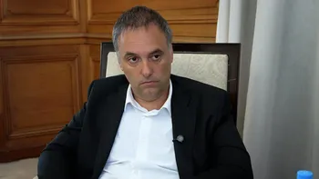 El jefe de Gabinete se refirió a la polémica por el viaje de su esposa en el avión presidencial durante la Argentina Week y calificó el episodio como “el momento más difícil” de su carrera.&nbsp;