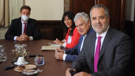 Diputados le piden explicaciones a Julián Domínguez por el proyecto para gravar el uso propio