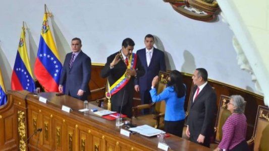 Maduro debía jurar en enero pero se adelantó y ya se proclamó presidente ante la Asamblea Constituyente