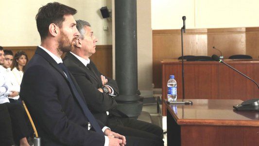 Imputaron a Lionel Messi y a su papá por presunto lavado de dinero