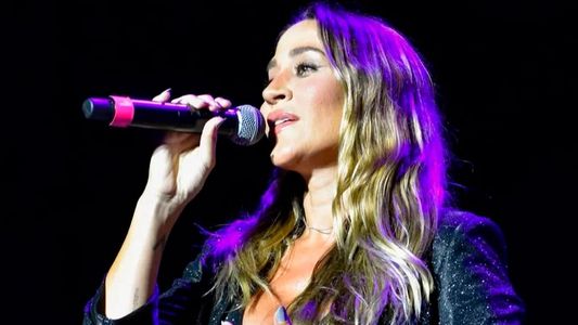 Jimena Barón contó el grave problema que atravesó con su embarazo durante el show en Villa María