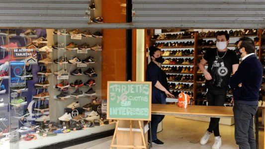 Comerciantes de Once justifican las aperturas pese a las prohibiciones: No se puede aguantar más