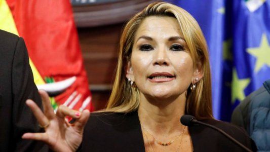 Crisis en Bolivia: Áñez no pudo tomarle juramento a sus ministros y la expresidenta del Senado reclama su lugar