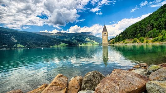 Italia: la historia del pueblo que estuvo 70 años bajo el agua y salió a la superficie