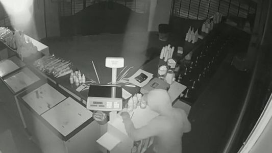 Video | Le robaron 5 veces a una heladería de González Catán y se llevaron hasta los cucuruchos