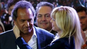 Mientras Scioli blanquea su relación, Karina Rabolini ya convive con su novio