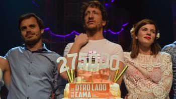 Nico Vázquez y Gimena Accardi festejaron los 275 mil espectadores de El otro lado de la cama