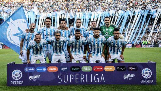 La fiesta de Racing por el triunfo histórico: conferencia de Beccacece para los hinchas y cómo lo vivió el vestuario