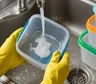 Recipientes de plástico reutilizables: cómo lavarlos para cuidar la seguridad de los alimentos