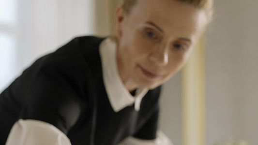 Ofrecen casi 20.000 dólares por mes para un puesto de Doncella a la antigua