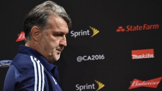 La Selección, víctima de una guerra fría entre River y Boca que podría condicionar la llegada del Tata Martino