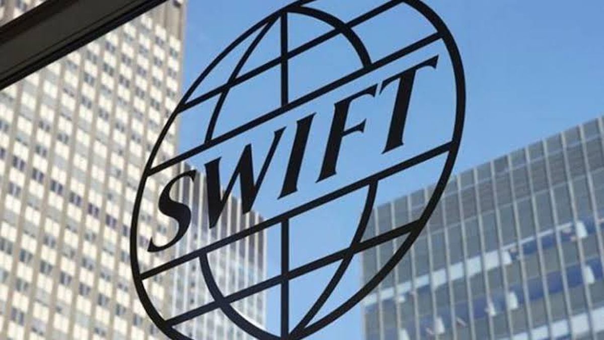 Excluyen a los bancos rusos de la red Swift: ¿qué es este sistema y qué significa para la economía mundial?