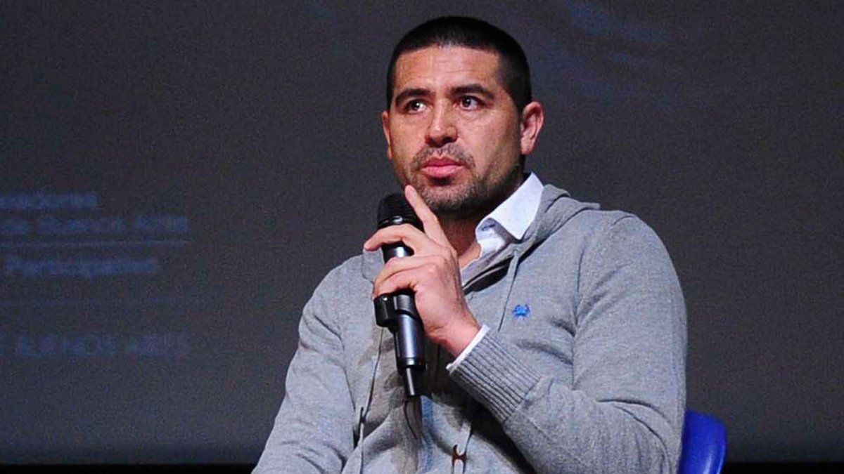 Riquelme denunció irregularidades y reclamó la presencia de Macri para garantizar la transparencia