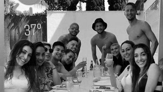 Las disculpas de Banega, Ocampos y el Mudo Vázquez tras juntarse a comer y romper la cuarentena en Sevilla