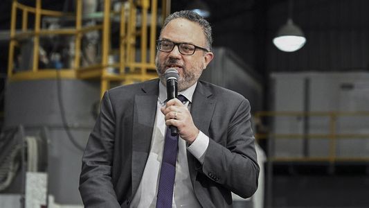 Matías Kulfas: La gente que viaja al exterior no es pobre, el que quiere ir que se lo pague