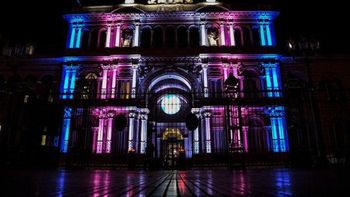 Por qué cambiaron los colores de la Casa Rosada en la noche del jueves