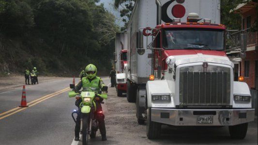 Guaidó anunció que el primer camión con ayuda humanitaria procedente de Brasil ingresó a Venezuela