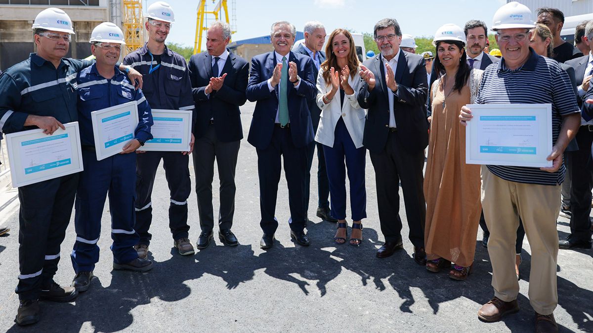 Alberto Fernández inauguró la extensión de una central térmica en Ensenada. (Foto: Presidencia)