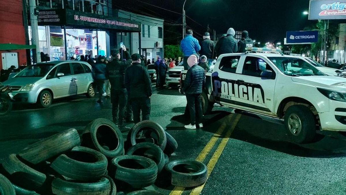 La Policía de Misiones levantó el acampe tras lograr un acuerdo salarial después de más de 10 días (Foto: archivo).