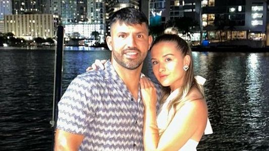 La polémica reacción del Kun Agüero con una fan frente a Sofía Calzetti