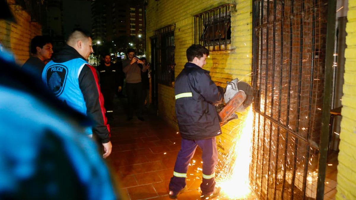 El desalojo se realiz&oacute; en el predio de avenida Paseo Col&oacute;n y San Juan, a un costado de la Autopista 25 de Mayo. Foto: GCBA.
