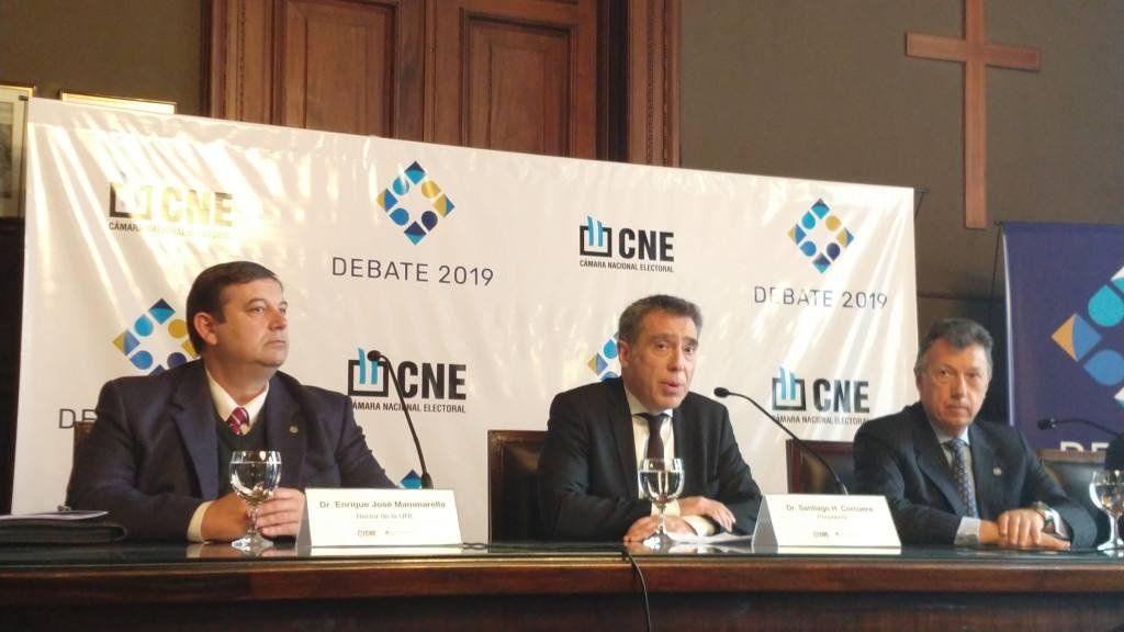 Arrancaron las negociaciones entre los candidatos para definir los temas del debate