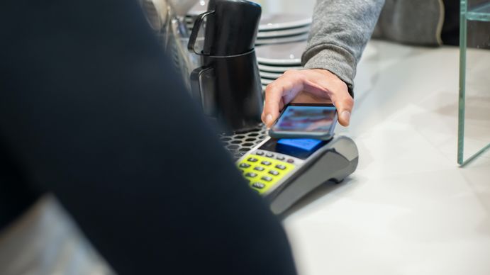 Por qué los pagos digitales le roban mercado a las tarjetas de crédito