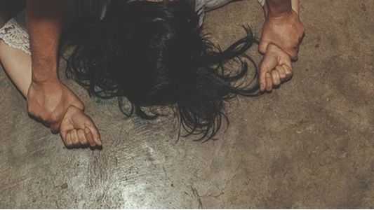 Una joven policía denunció que fue abusada sexualmente por 5 jóvenes a la salida de un boliche