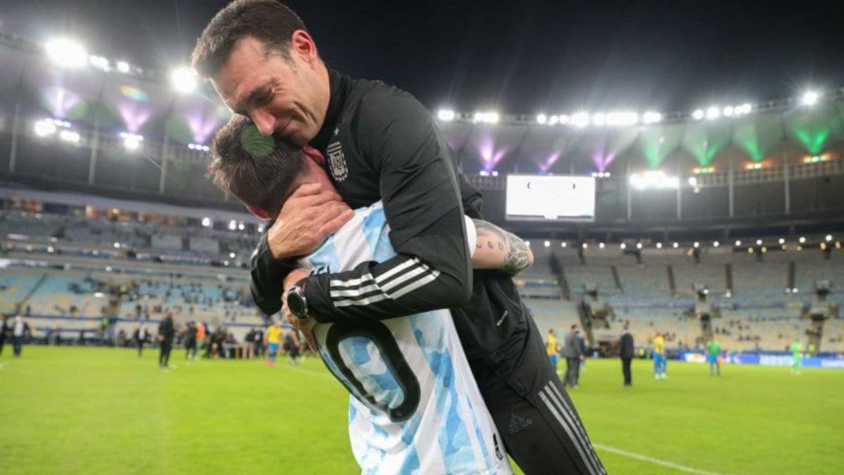 La Selección Argentina y sus líderes: Scaloni y Messi.