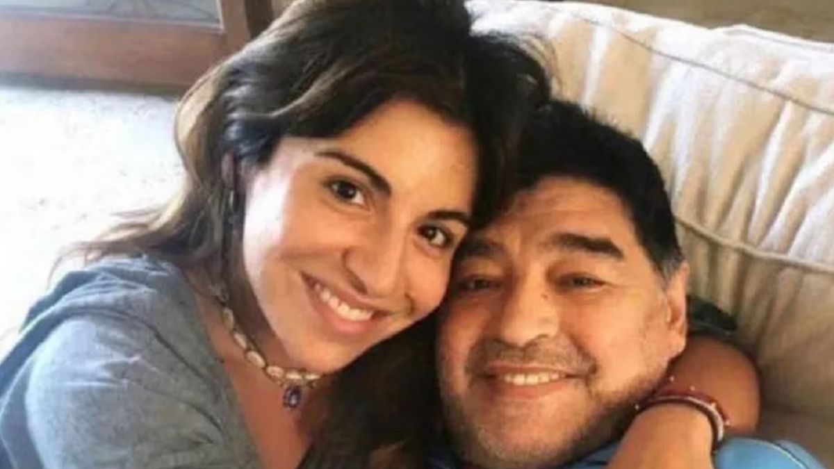 La furia de Gianinna Maradona ante el hackeo de la cuenta de Facebook de Diego Maradona: ¿Podés ser tan...?