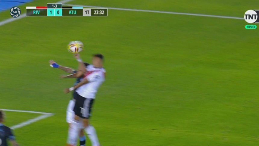 ¿Y eso? El penal que reclamó todo River, pero que Penel no cobró