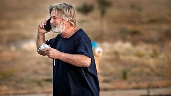 Las fotos de Alec Baldwin en el set donde mató a la directora de fotografía