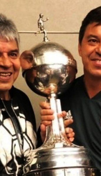 Del papá de Gallardo para Cardona, tras el penal picado: Ahí lo tenés al pelotudo, gordo gil