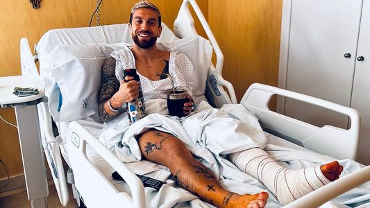 Papu Gómez mostró cómo le quedó el tobillo tras la operación