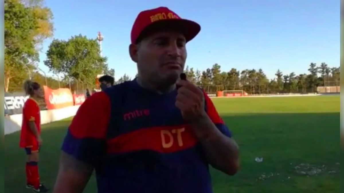Carlos Torres afronta una denuncia por abuso sexual contra menores.