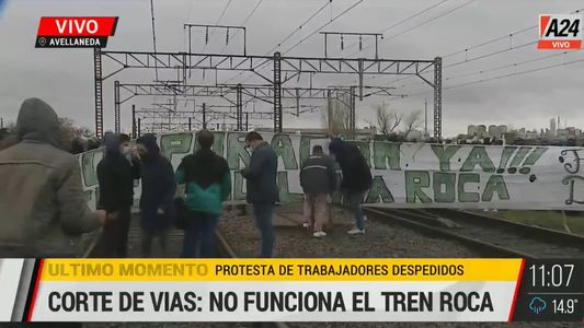 Tren Roca: la policía amenazó con desalojarlos y los manifestantes levantaron el corte
