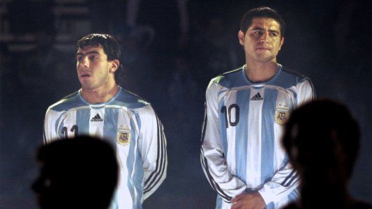 Tévez y un mimo para Riquelme: Aunque no lo crean muchos, una de las personas que más me marcó y me enseñó fue Román