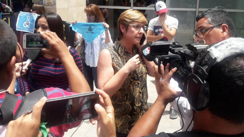 Jujuy: una nena de 12 años fue violada y quedó embarazada pero los médicos no quieren practicarle un aborto