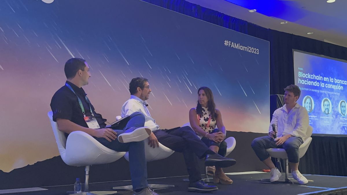 Fintech Americas 2023: el debate en el encuentro giró en torno al gran potencial de blockchain y los muchos casos de uso que ofrece para el segmento de la banca. (Foto Koibanx)&nbsp;
